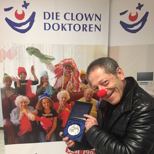 Ehrenmedaille für Dieter Gorzejeska 01