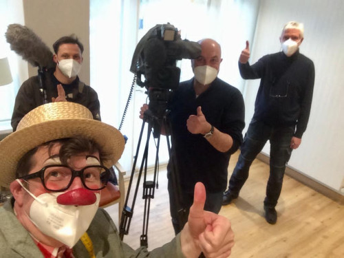 SWR-Beitrag: Der Künstler hinter der Clowndoktoren-Figur 01