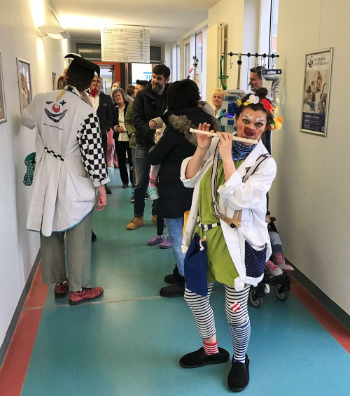 Clowndoktoren-Galerie in der Uni-Kinderklinik  01