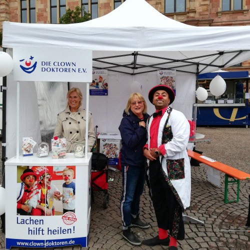 Unserer Clowndoktoren auf dem Wiesbadener Stadtfest 01